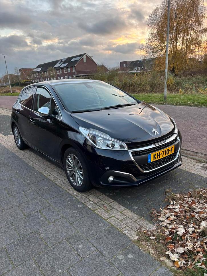 Peugeot 208 1.2 VTI 81KW/110PK 5-D 2016 Blauw, Auto's, Peugeot, Particulier, Achteruitrijcamera, Airconditioning, Alarm, Apple Carplay