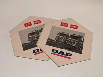 Twee bierviltjes DAF 75-85 serie beschikbaar voor biedingen