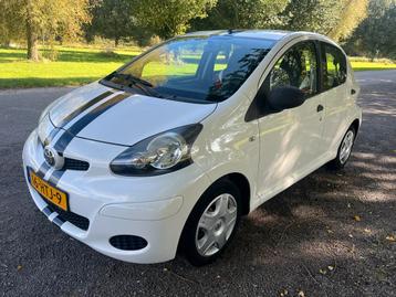 Toyota Aygo 1.0 12V Vvt-i 5DRS 2009 Wit beschikbaar voor biedingen