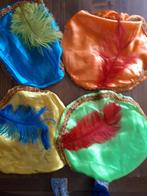 11 pietenmutsen NIEUW met veer., Diversen, Ophalen, Nieuw