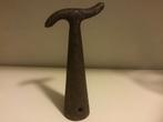 Ode haak met reliëf voor klapramen., Antiek en Kunst, Antiek | Gereedschap en Instrumenten, Ophalen of Verzenden