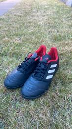Adidas predator voetbalschoenen rood/zwart en wit, Maat XS of kleiner, Ophalen, Zo goed als nieuw, Schoenen
