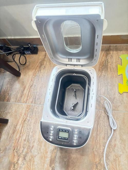 Silvercrest Bread machine, Witgoed en Apparatuur, Broodbakmachines, Zo goed als nieuw, Met timer, 1200 tot 1600 gram deeg, Ophalen of Verzenden