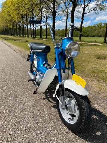 Honda Chaly CF50 brommer dax ss50