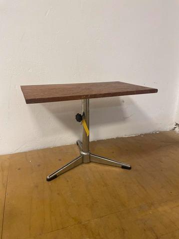 Vintage Verstelbaar Bijzettafeltje beschikbaar voor biedingen