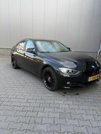 BMW 3-Serie 1.6 316I AUT 2014 Zwart nap, Auto's, Automaat, 74 €/maand, Zwart, 4 cilinders