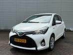 Toyota Yaris 1.5 Full Hybrid CVT 5DR 2017 automaat, Auto's, Toyota, Navigatiesysteem, 1497 cc, 4 cilinders, Wit