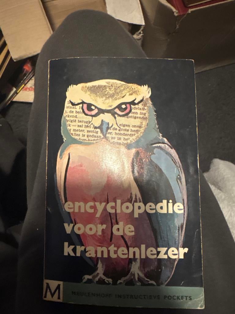Encyclopedie voor de Krantenlezer - Meulenhoff Pocket, Ophalen of Verzenden, Gelezen, Algemeen, Los deel