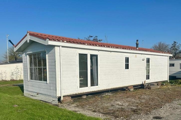 Chalet met pannendak centrale verwarming incl. transport️♦️, Caravans en Kamperen, Stacaravans, tot en met 4, Verzenden