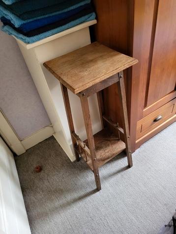 Vintage Plantentafeltje Hout beschikbaar voor biedingen