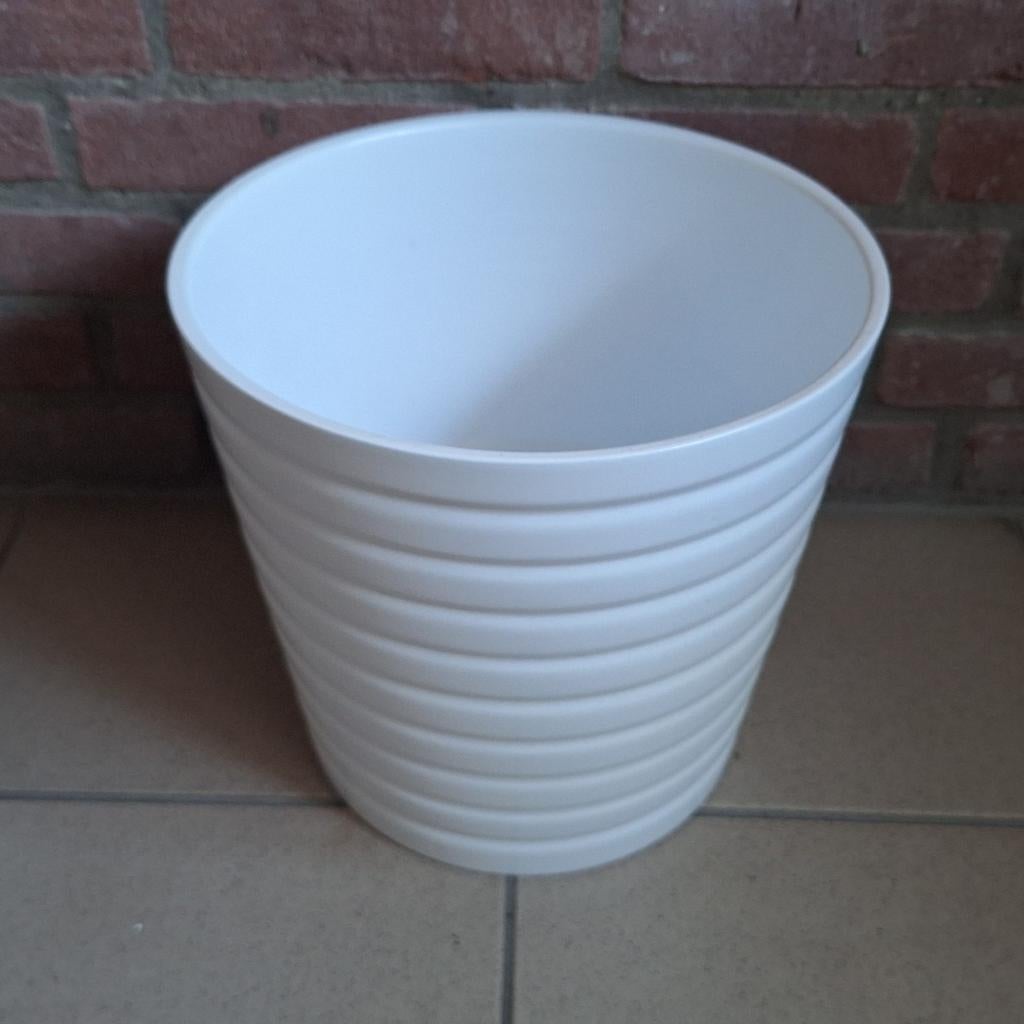 Ikea KARDEMUMMA Sierpot, Tuin en Terras, Bloempotten, 25 tot 40 cm, Rond, Ophalen of Verzenden, Zo goed als nieuw