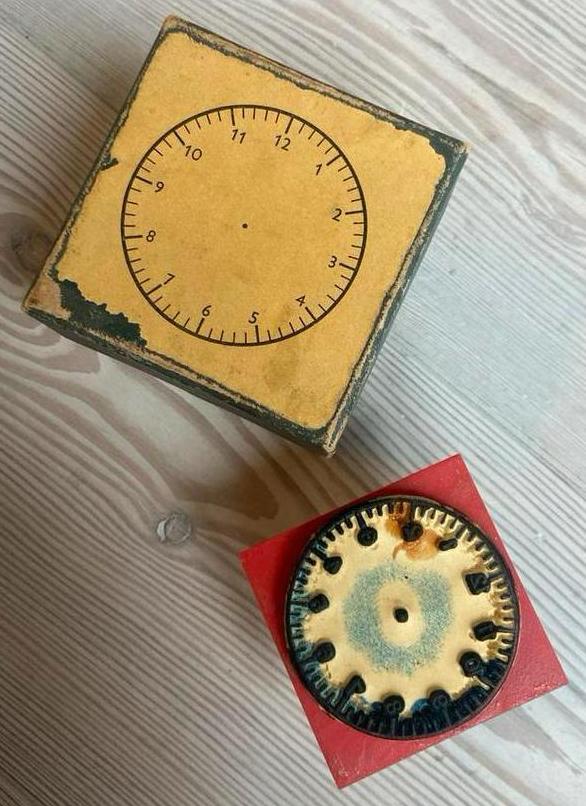 Oude schoolstempel klokkijken, Ophalen of Verzenden