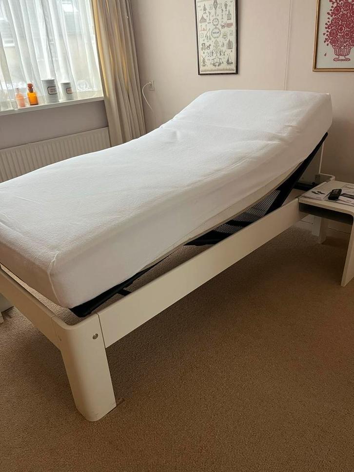 Auping 3-motorig elektrisch verstelbaar 1-persoonsbed, Huis en Inrichting, Slaapkamer | Bedden, Zo goed als nieuw, Eenpersoons