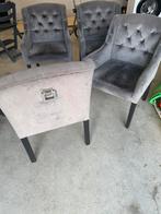 Stoelen. Stof beschadigt zie foto. Kan genaaid worden., Ophalen, Twee, Zo goed als nieuw, X