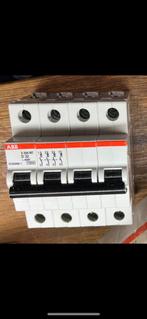 ABB installatieautomaat 3P+N D32A, Doe-het-zelf en Verbouw, Elektra en Kabels, Ophalen of Verzenden, Nieuw, Overige typen