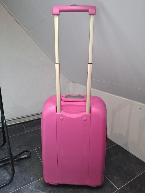 Roze trolley/ reiskoffer/ koffer op wieltjes, Sieraden, Tassen en Uiterlijk, Koffers, Zo goed als nieuw, Hard kunststof, Wieltjes