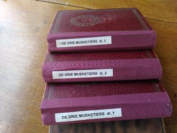 Vier oude boeken van Alexandre Dumas beschikbaar voor biedingen
