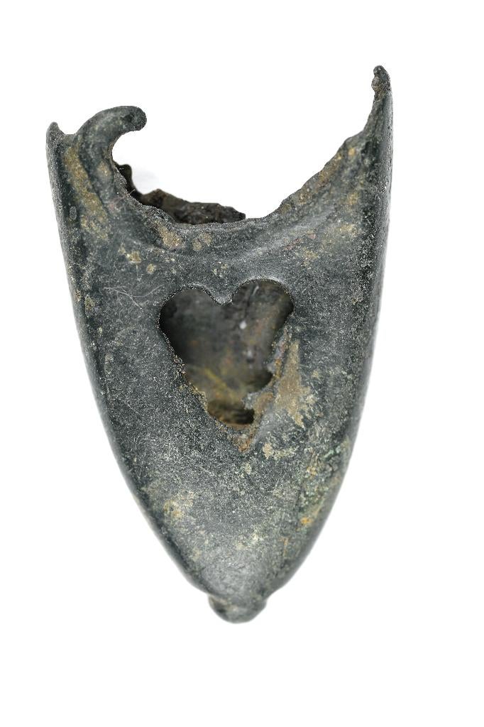 Fragment van een  messchede (leerbeslag) b477, Verzenden