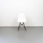2 Vitra Eames DSR stoel wit onderstel zwart, Zo goed als nieuw