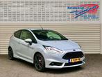 Ford Fiesta ST200 UNIEK! Rijklaarprijs! (bj 2016), Voorwielaandrijving, 1596 cc, 1063 kg, Gebruikt