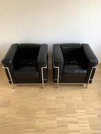 2x Cassina LC2 Le corbusier fauteuil, lounge stoel in zwart, Minder dan 75 cm, Leer, Zo goed als nieuw, 50 tot 75 cm