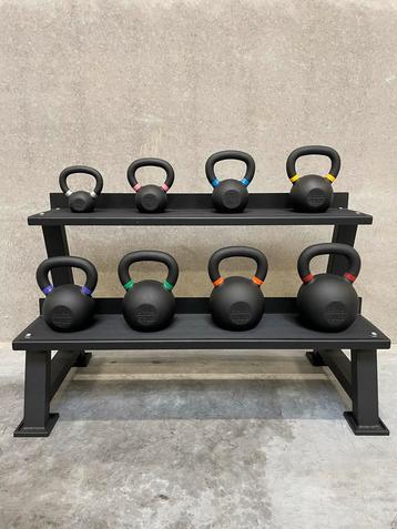 Kettlebells en rekken beschikbaar voor biedingen