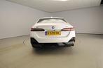 BMW i5 eDrive40 | M-Sportpakket | LED | Leder | Navigatie |, Auto's, Automaat, Achterwielaandrijving, Zwart, Met garantie (alle)
