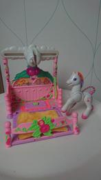 My Little Pony: Light Heart
Canopy Bed
1997 G2, Ophalen of Verzenden, Zo goed als nieuw