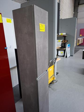 Kolomkast beschikbaar voor biedingen