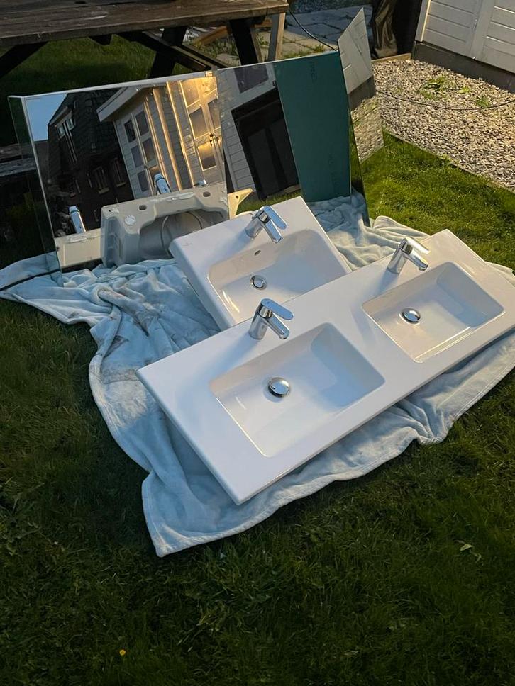 Dubbele Wastafel met Spiegelkast - Badkamer Makeover!, Huis en Inrichting, Badkamer | Badkamermeubels, Gebruikt, Spiegelkast, Minder dan 100 cm