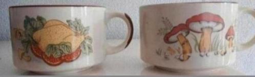 Twee Retro Soepkommen Kippensoep en Championsoep, Huis en Inrichting, Keuken | Servies, Zo goed als nieuw, Kom(men), Overige stijlen