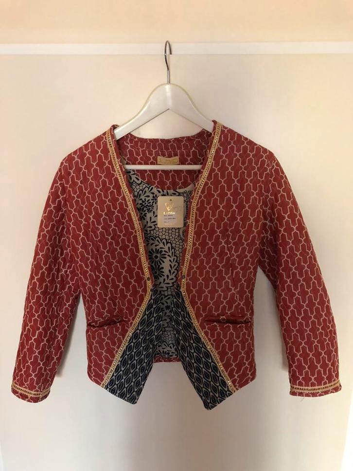 Een prachtig kort jasje van B.Loved,NIEUW!, Kleding | Dames, Jasjes, Kostuums en Pakken, Nieuw, Jasje, Maat 38/40 (M), Ophalen of Verzenden