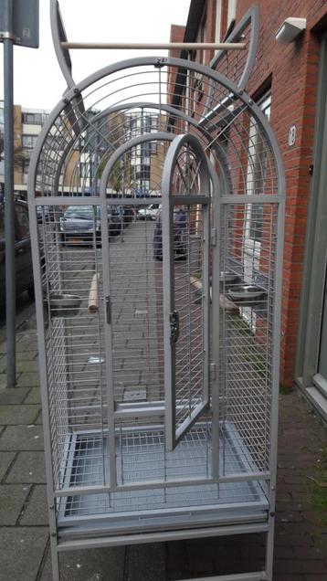  groote vogel kooi beschikbaar voor biedingen