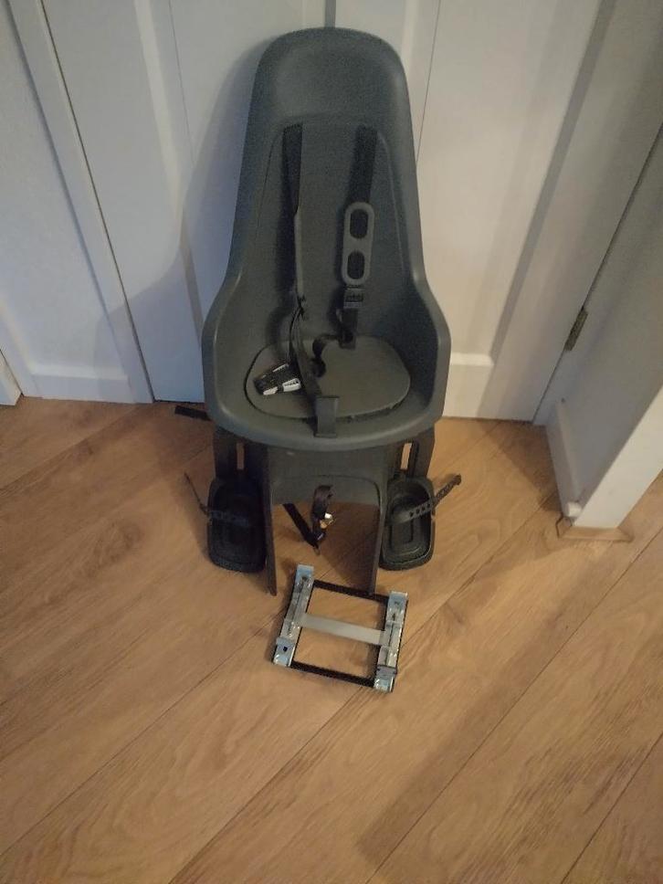 Bobike fietsstoeltje, Fietsen en Brommers, Fietsaccessoires | Fietsstoeltjes, Zo goed als nieuw, Achterzitje, 0 t/m 10 kg, Voetsteuntjes