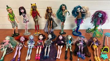 Monster High poppen 16 stuks met veel accessoires. beschikbaar voor biedingen