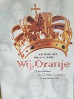 Wij, Oranje- boek Koninklijk Huis, Ophalen of Verzenden, Zo goed als nieuw, Nederland, Tijdschrift of Boek