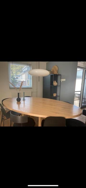 Houten tafel 120 x 220 (materiaal: eiken, vorm: ovaal)