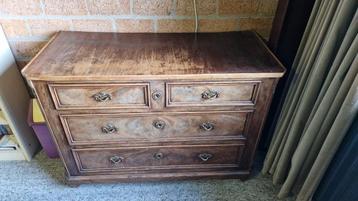 Vintage ladenkast beschikbaar voor biedingen