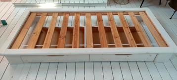 Eenpersoons bed met lades gratis