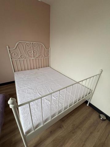 IKEA bed met matras (140x200) - afbeelding 1