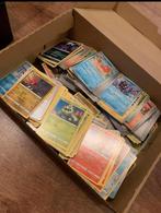 Doos vol met pokémon kaarten, Hobby en Vrije tijd, Verzamelkaartspellen | Pokémon, Ophalen of Verzenden, Zo goed als nieuw, Meerdere kaarten