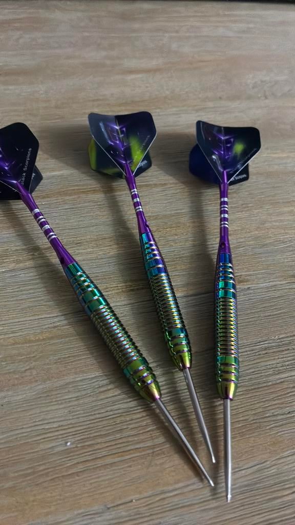 Darts 23 gram met bijgeleverde doosje, Ophalen, Zo goed als nieuw, Pijlen