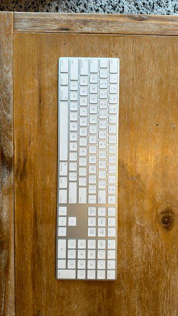 Apple Keyboard with Numpad