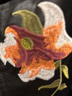 Zwarte lederen jas met bloemen, Kleding | Dames, Jassen | Zomer, Ophalen of Verzenden, Zo goed als nieuw, Maat 42/44 (L), Zwart