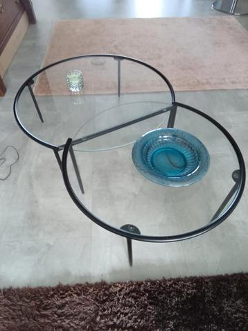 Ronde salontafels met glazen blad/ bijzettafels / tafels. beschikbaar voor biedingen