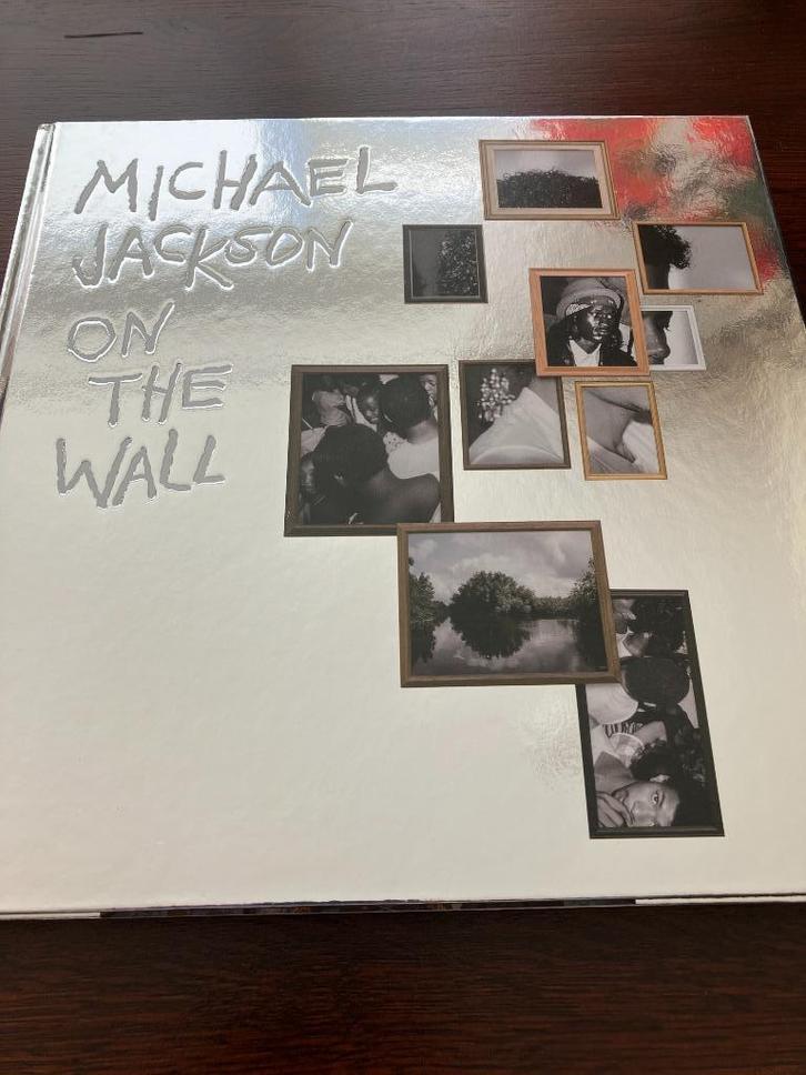 Michael Jackson: On the wall - Nicholas Cullinan, Boeken, Muziek, Zo goed als nieuw, Artiest, Ophalen of Verzenden