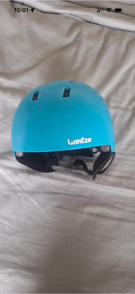 Nette skihelm - Weinig gebruikt!, Sport en Fitness, Skiën en Langlaufen, Overige merken, Overige typen, Ophalen of Verzenden, Zo goed als nieuw
