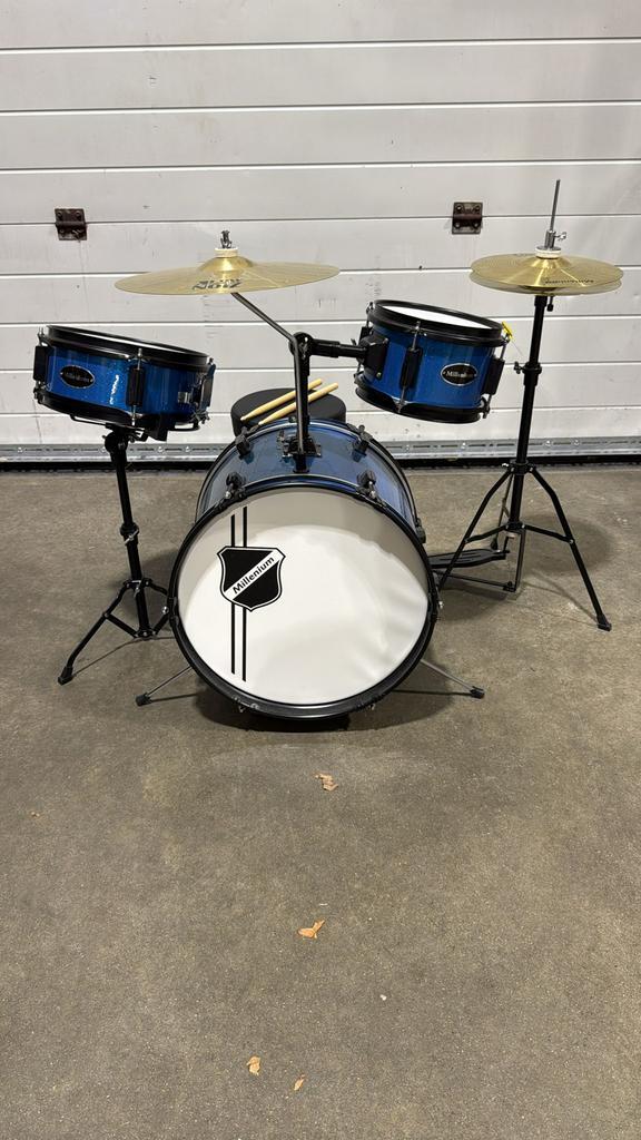 Blauw Millenium Drumstel – Compleet & Klaar voor gebruik, Muziek en Instrumenten, Drumstellen en Slagwerk, Zo goed als nieuw, Overige merken