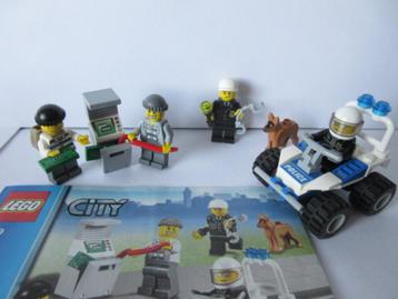 7279 City, Politie minifiguren met bouwtekening beschikbaar voor biedingen