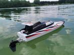 RC Raceboot 2,4 GHz Watergekoeld Topspeed 35 km. Vaarklaar!, Hobby en Vrije tijd, Modelbouw | Boten en Schepen, Ophalen of Verzenden